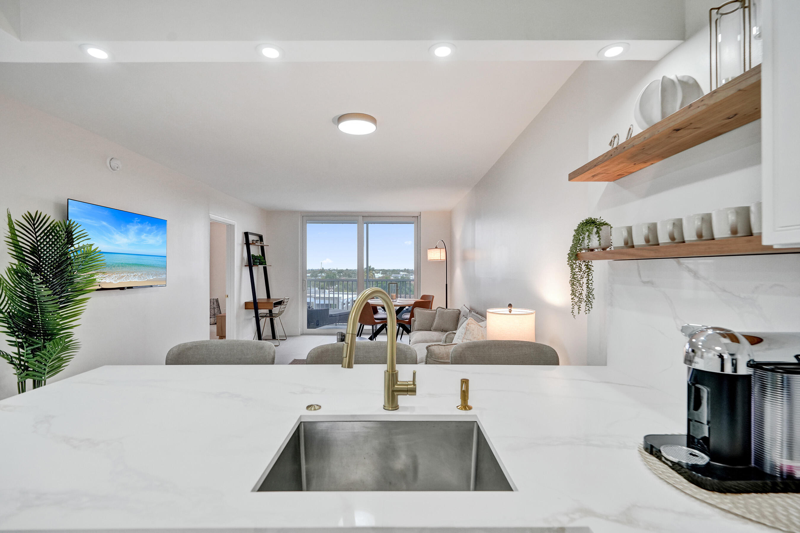 1391 S Ocean Boulevard 608