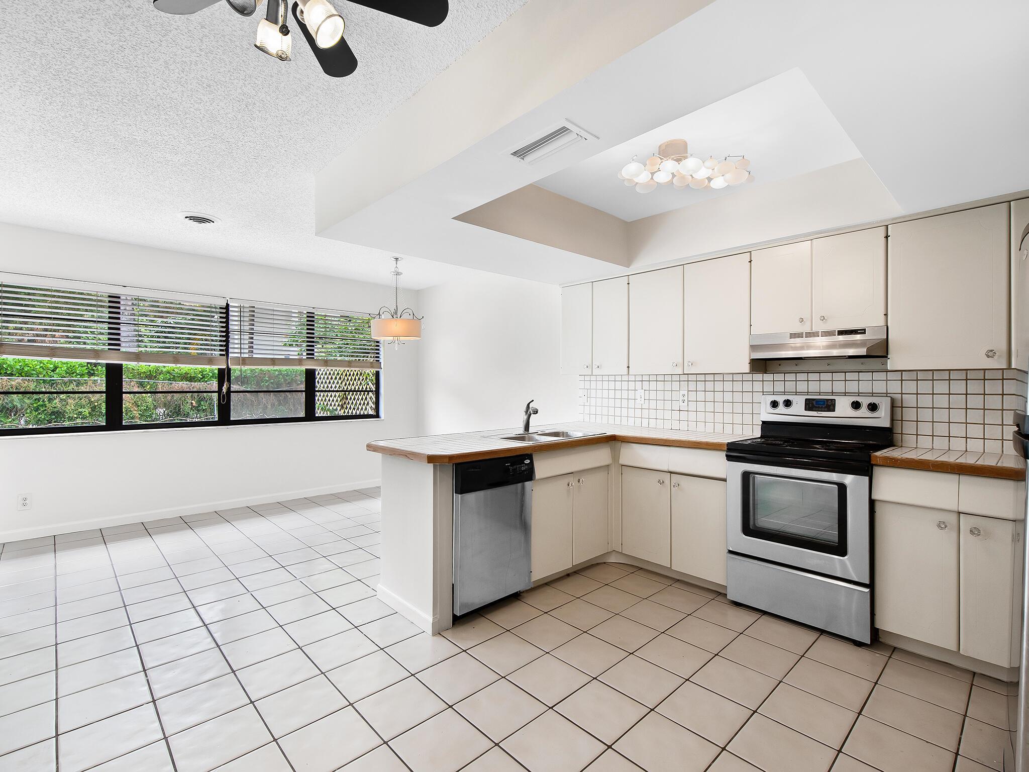 BOCA RATON RIVIERA - Residential Lease