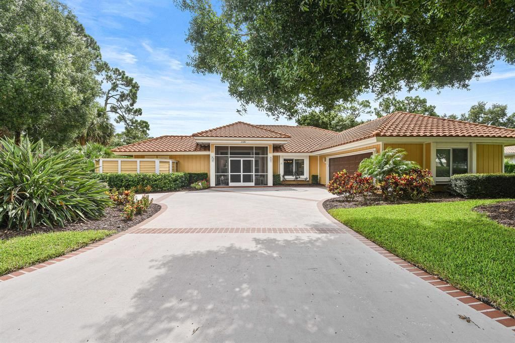 Photo of 1191 SW Live Oak Cove, Port Saint Lucie, FL 34986 (MLS # R10730927)