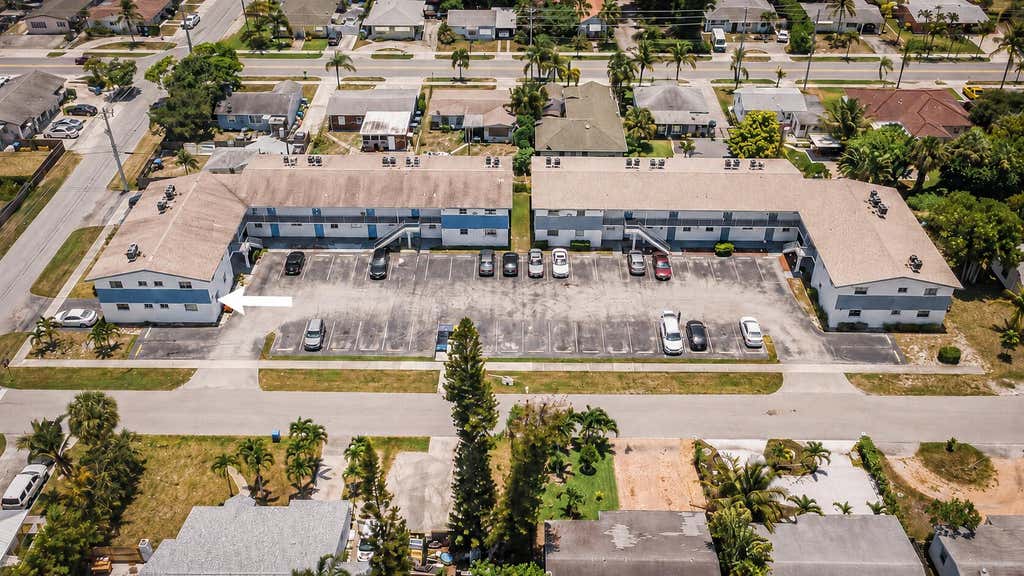 Photo of 410 W Palm Street #B8, Lake Worth, FL 33462 (MLS # B26063160)