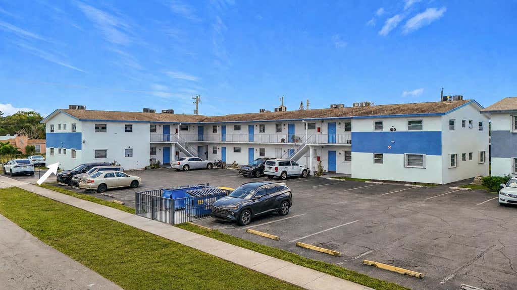 Photo of 410 W Palm Street #B8, Lake Worth, FL 33462 (MLS # B26063160)