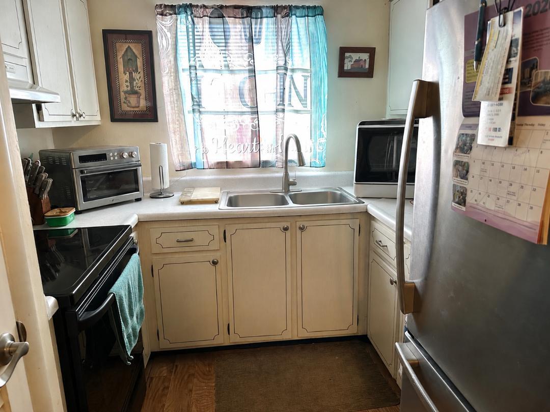 410 W Palm Street B8