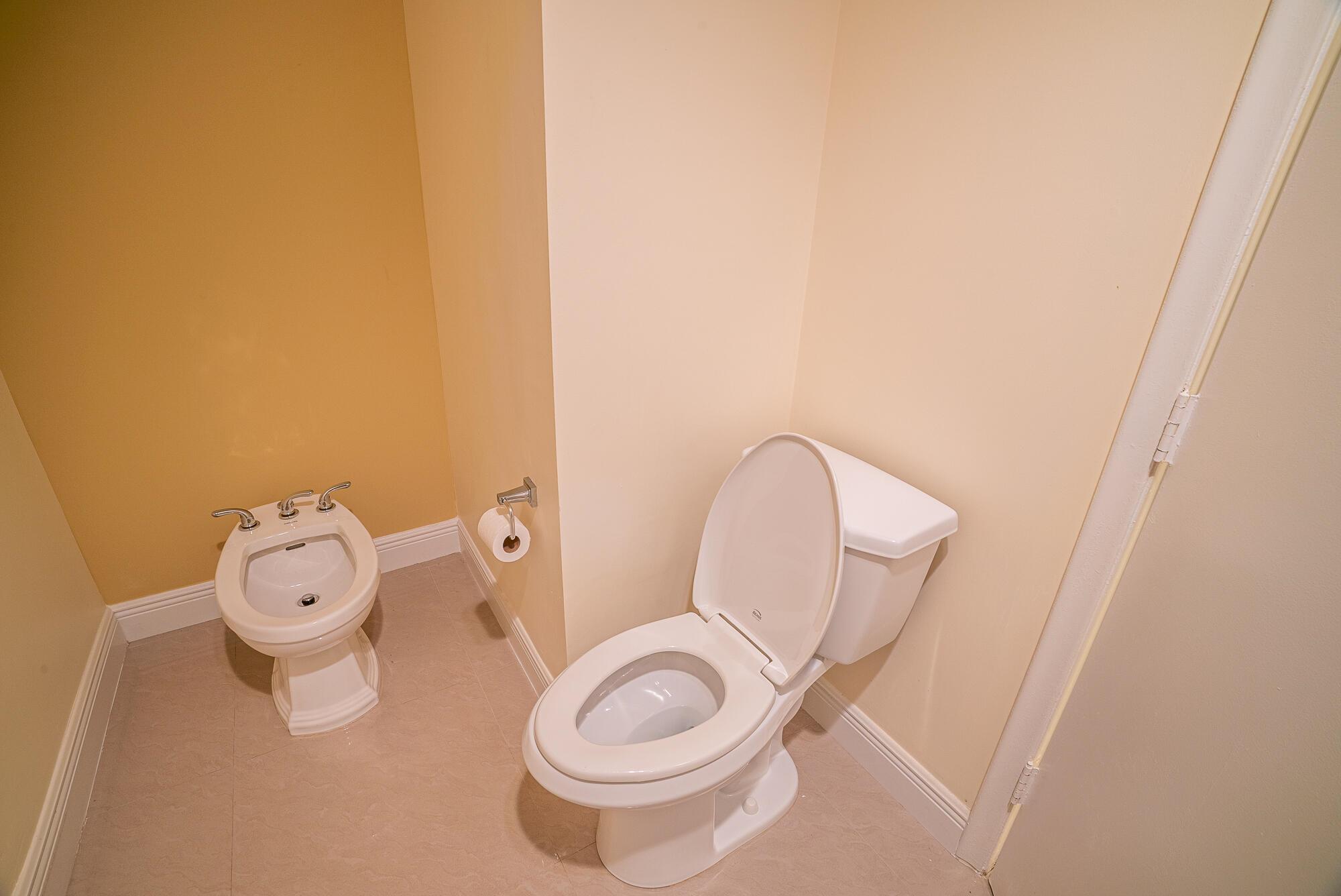 HORIZONS OF BOCA LAGO CON - Residential Lease