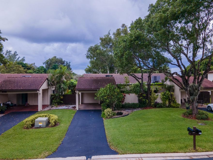 WONDERFUL LOCATION AT BOCA LAGO- SUBD. HORIZONS-GATED COMMUNITY LAKE VIEW VILLA 2B/2B/CARPORT- ALL AGES-PERFECT CONDITION CABLE IS INCLUDED- CLOSE TO HIGHWAYS-TURNPIKE CENTRAL BOCA MALL-RESTAURANTS-SHOPPINGS CENTERS -GREAT SCHOOL