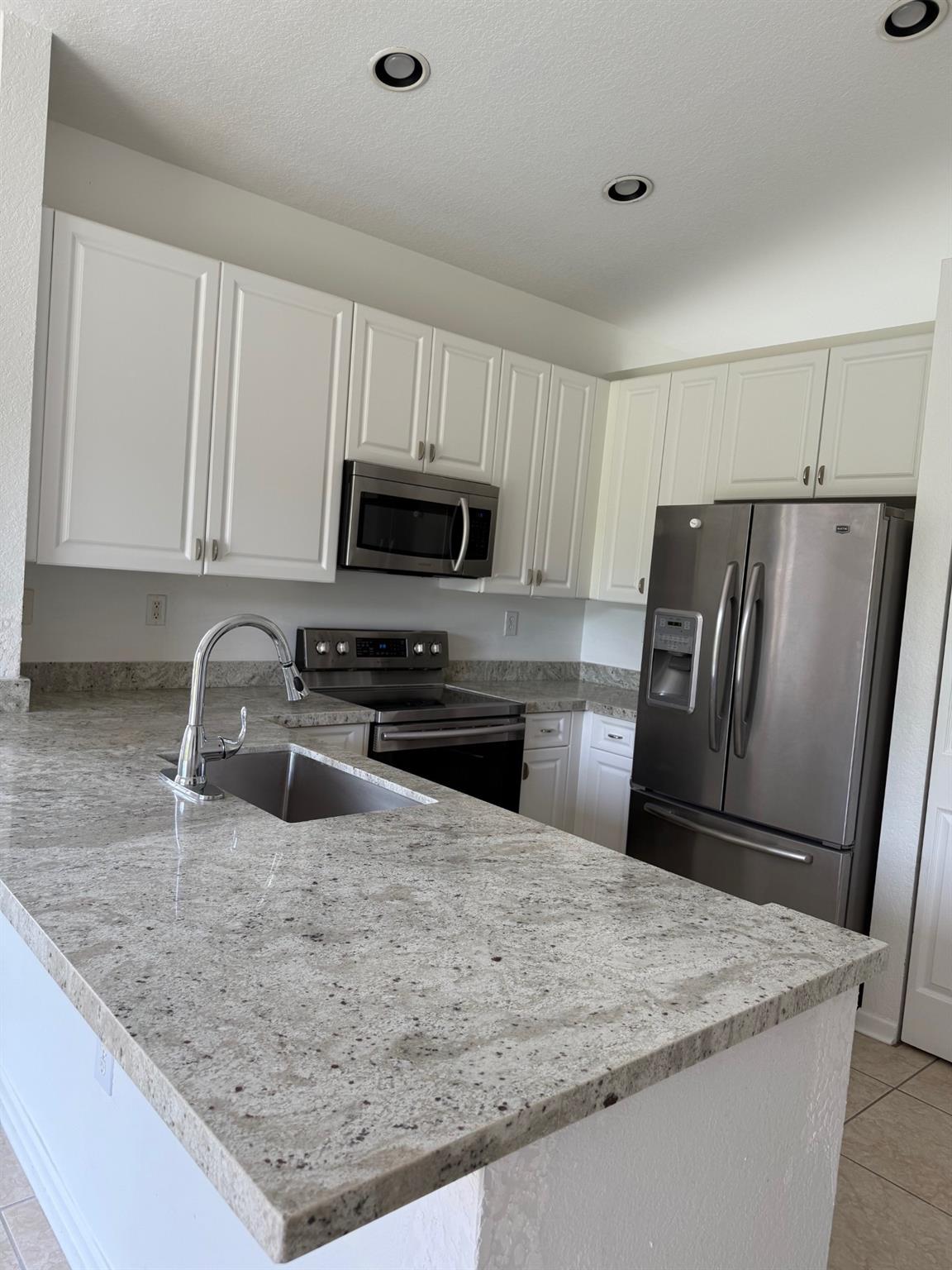 Walnut Creek Twnhms 170-2 - Residential Lease