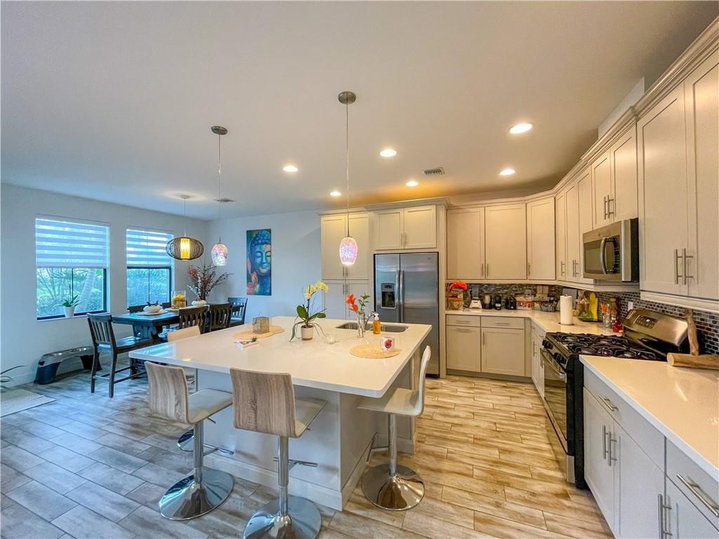 12512 NW 32 Manor 3, Sunrise, FL, 33323/$784,990 4 12512 NW 32 Manor 3