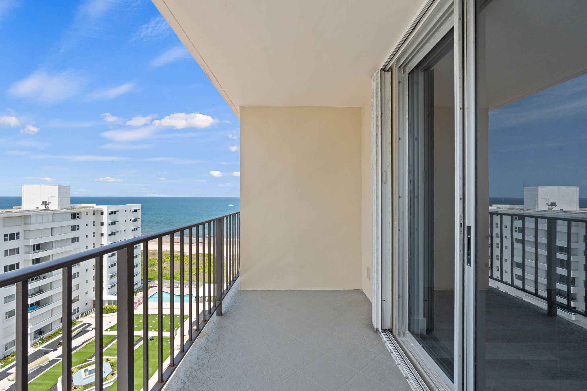 1900 S Ocean Boulevard 10j