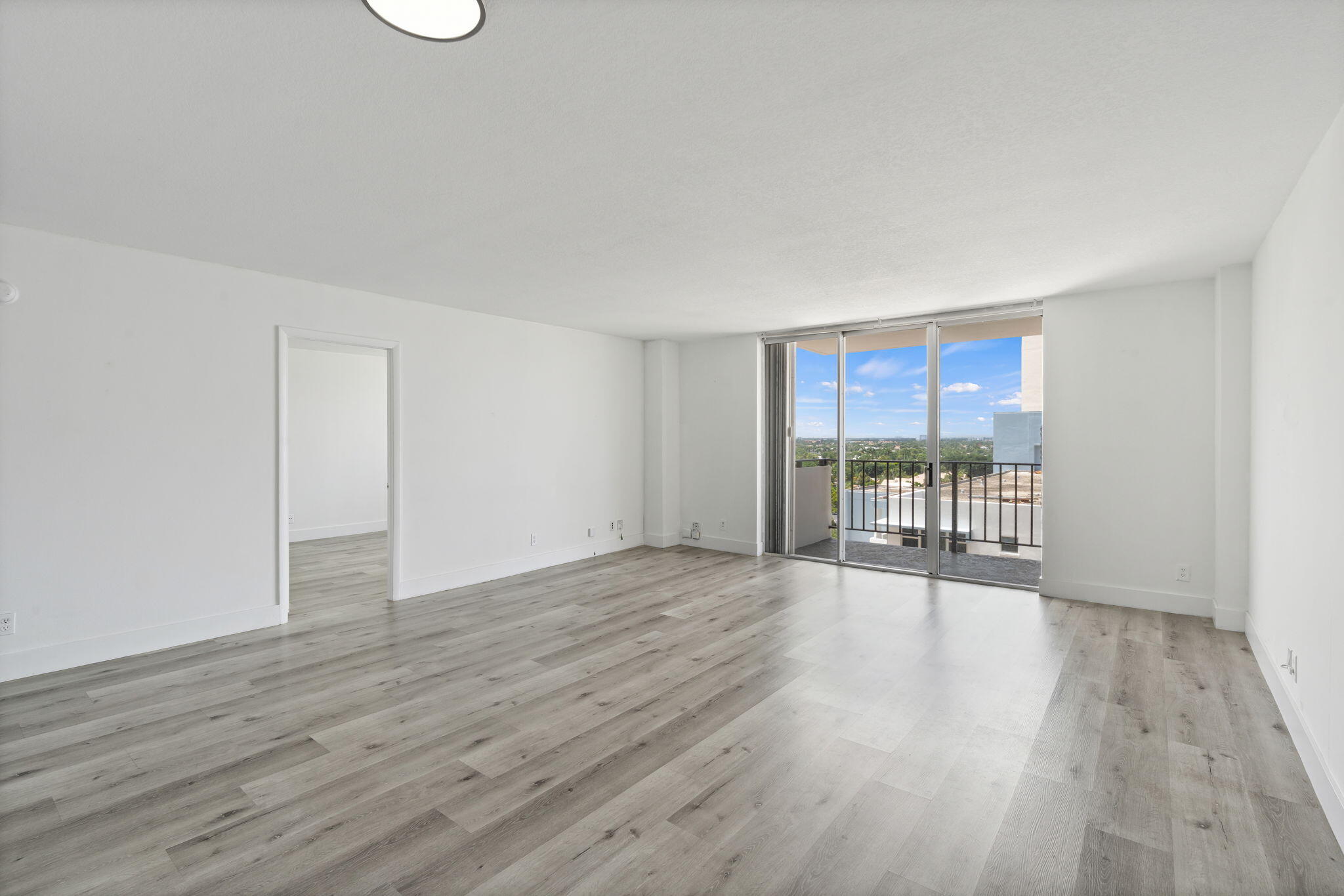 1900 S Ocean Boulevard 10j