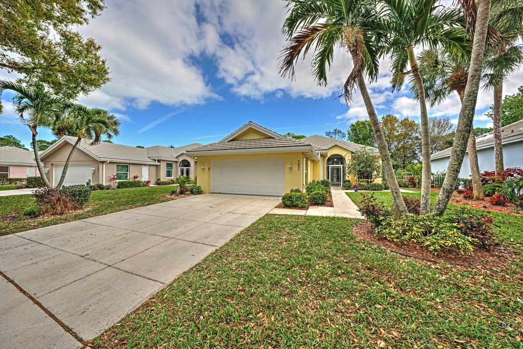 Photo of 7497 SE Autumn Lane, Hobe Sound, FL 33455 (MLS # R10959494)