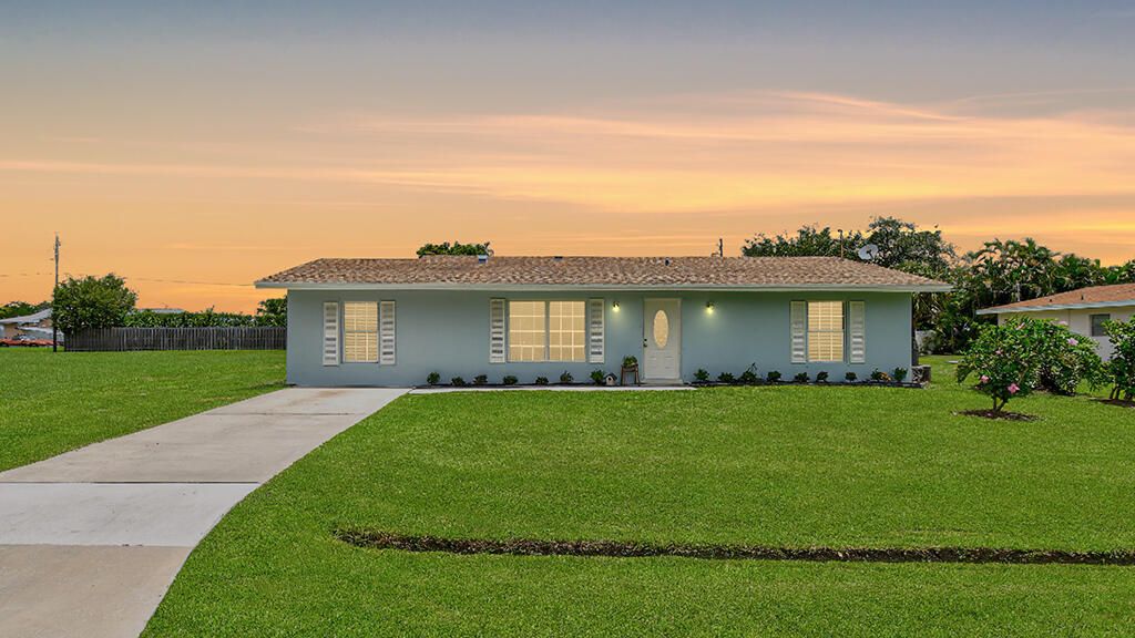 Photo of 507 NW Billiar Avenue, Port Saint Lucie, FL 34983 (MLS # R11150221)