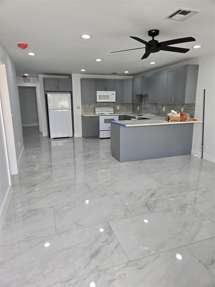 best location. safe and roomy.  completed renovated apartment to included energy efficient appliances, thankless water heater, air conditioning.  Minimum 620 credit score. Section 8 welcome. Quick approval. pets ok.