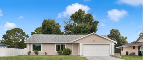 Photo of 565 SW CHERRYHILL Road, Port Saint Lucie, FL 34953 (MLS # B26073215)