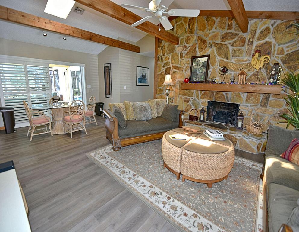 PGA RESORT COMMUNITY 1 - Residential