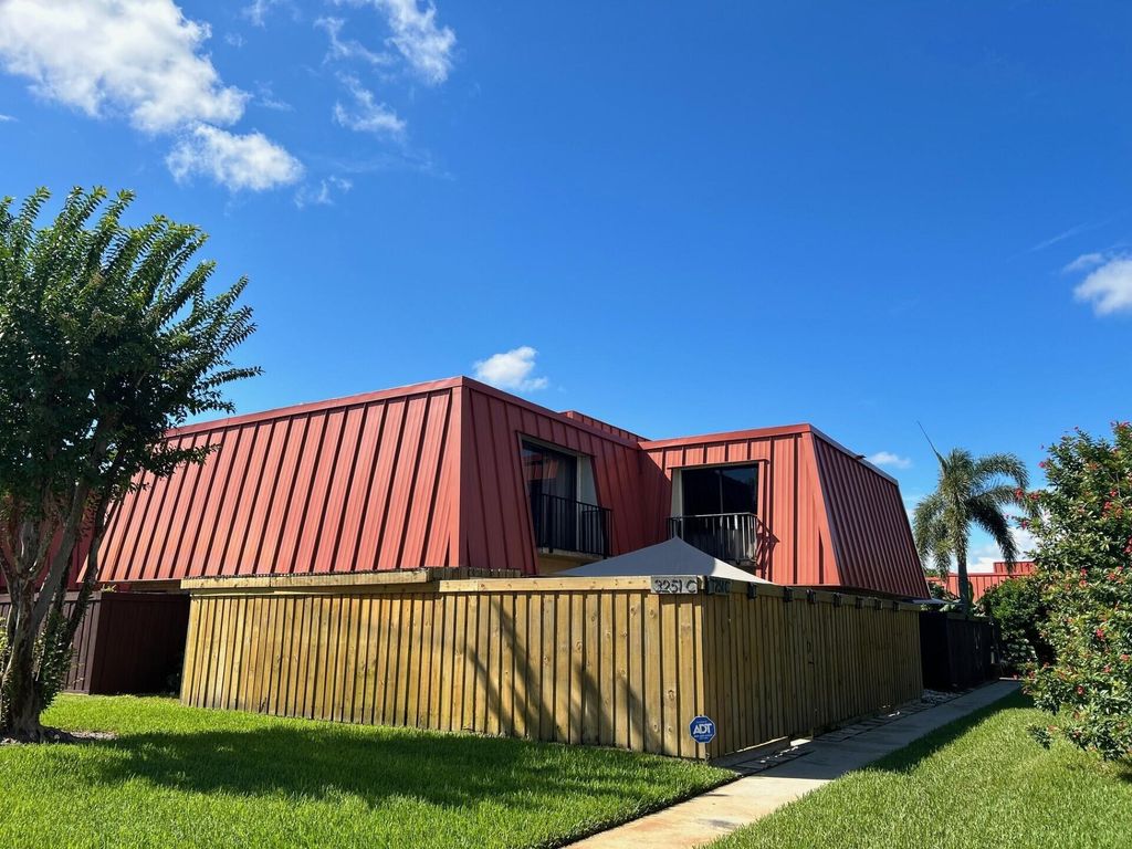 Photo of 3251 Meridian Way S #C, Palm Beach Gardens, FL 33410 (MLS # R10927726)