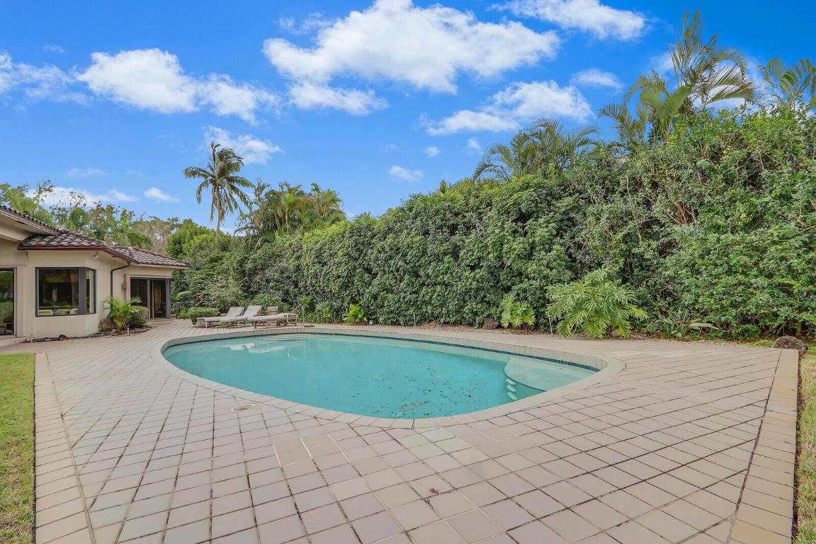 FRENCHMANS CREEK - Residential