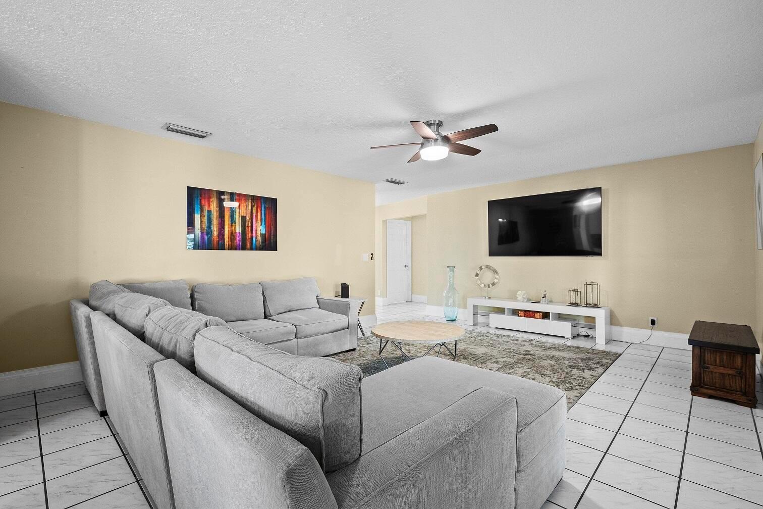 13724 Lilac Place