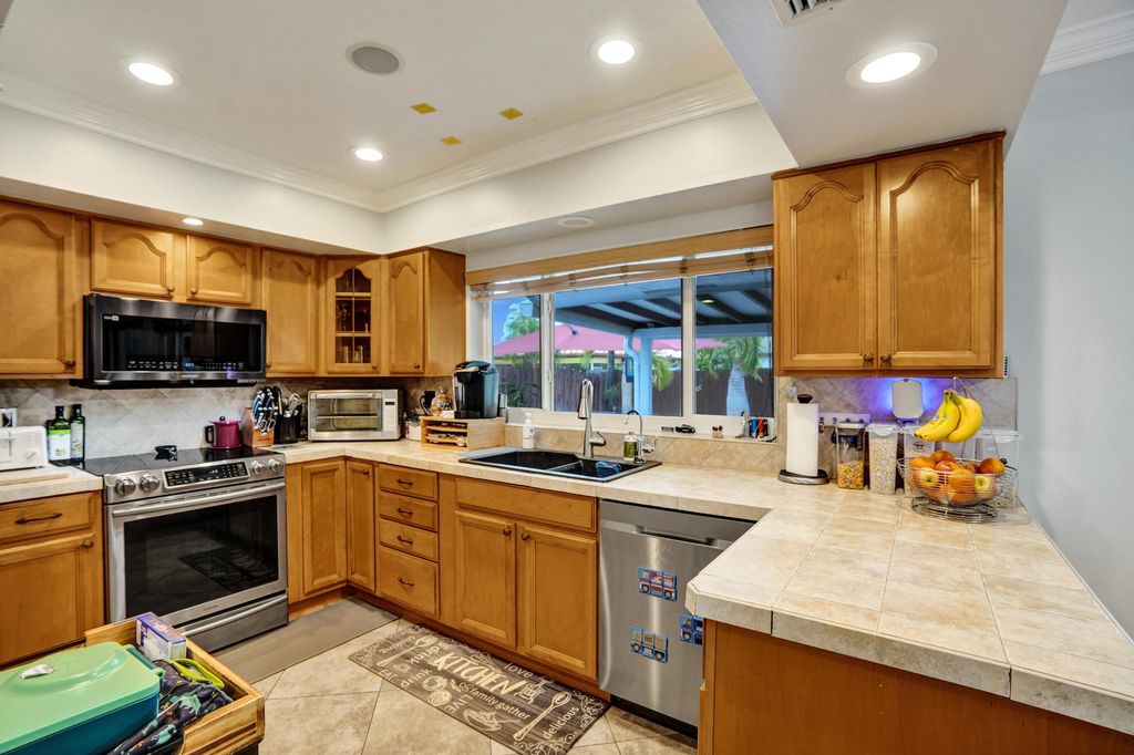 Photo of 10501 NW 20th Court, Sunrise, FL 33322 (MLS # B26019540)