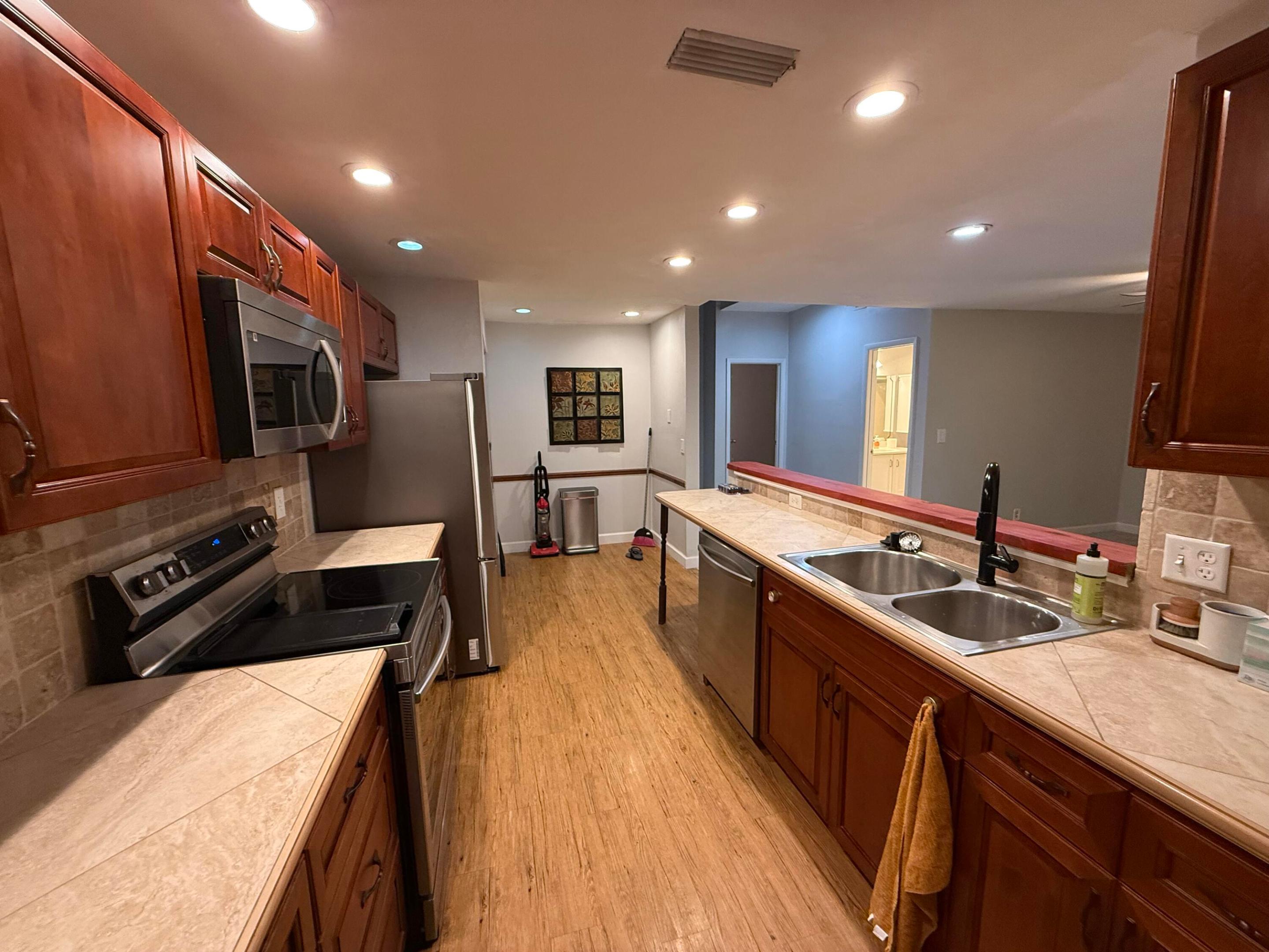 WESTVIEW CONDOMINIUM NO EIGHT - Residential