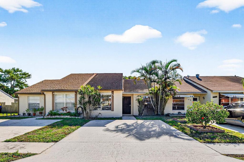 Photo of 108 Pinewood Court, Jupiter, FL 33458 (MLS # R11156612)