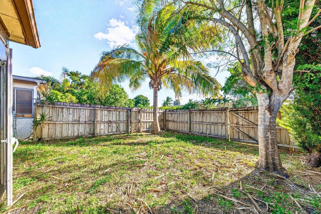 Photo of 108 Pinewood Court, Jupiter, FL 33458 (MLS # R11156612)