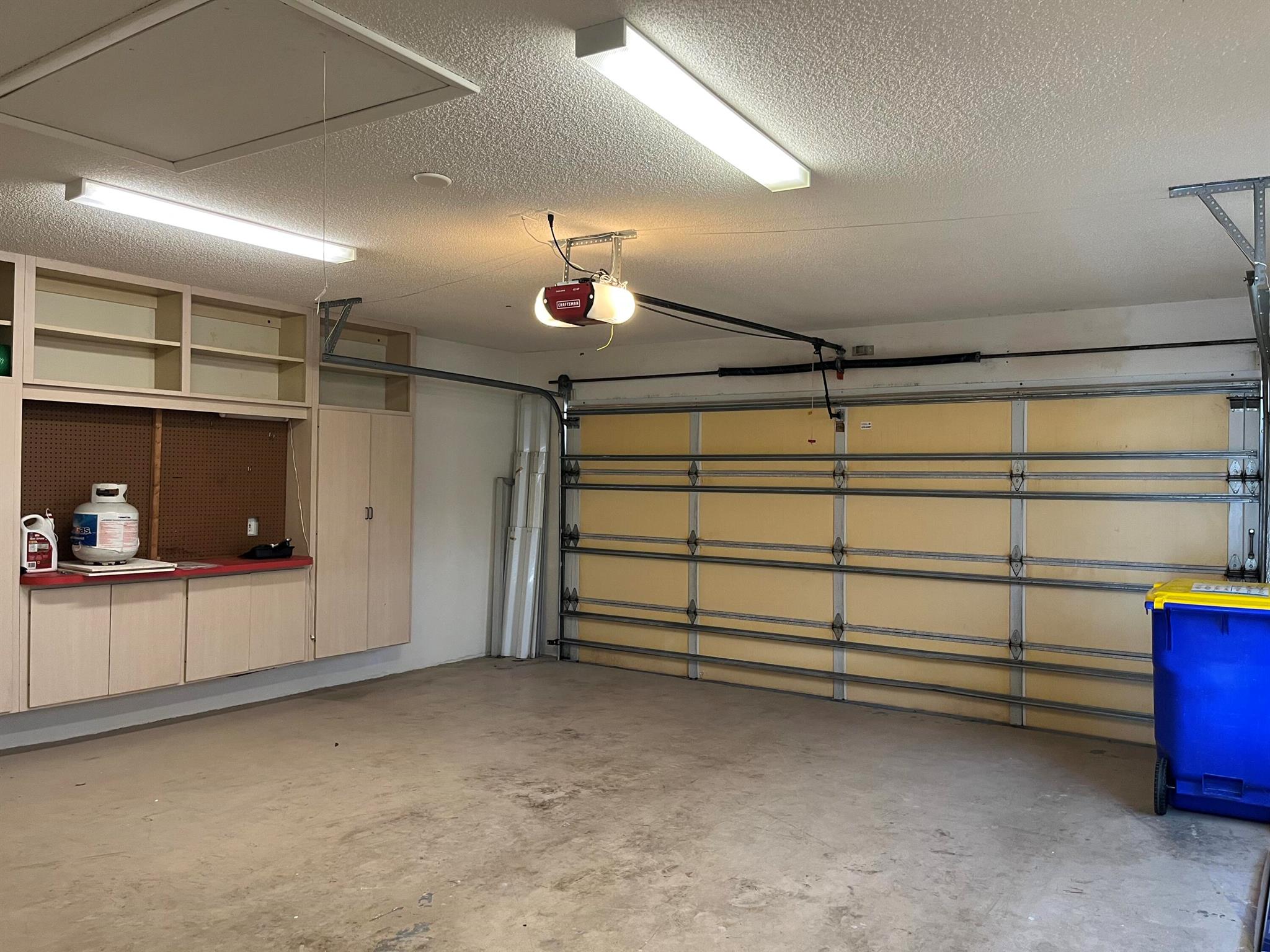 THE MEADOWS AT MARTIN DOW - Residential Lease