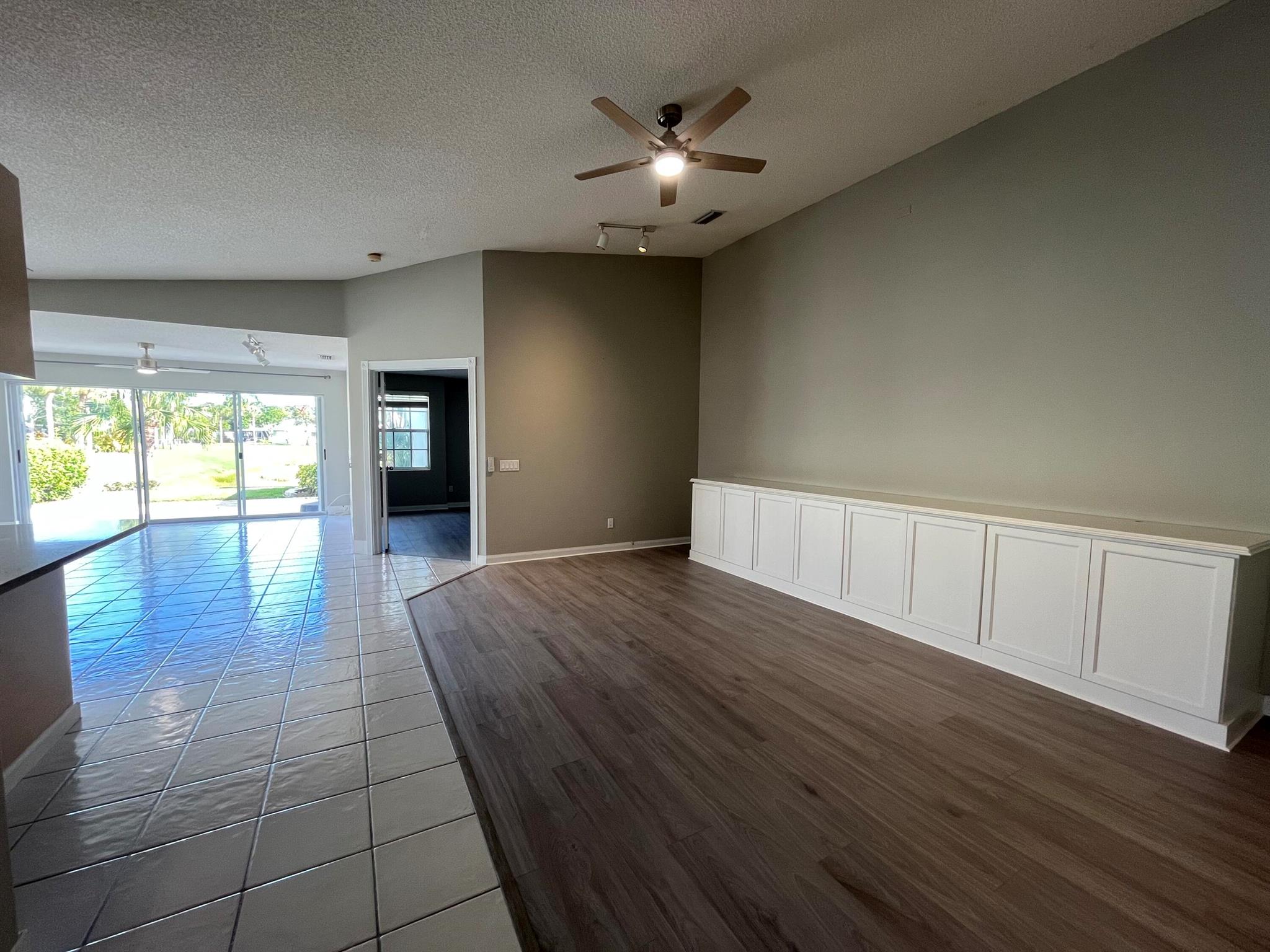 THE MEADOWS AT MARTIN DOW - Residential Lease