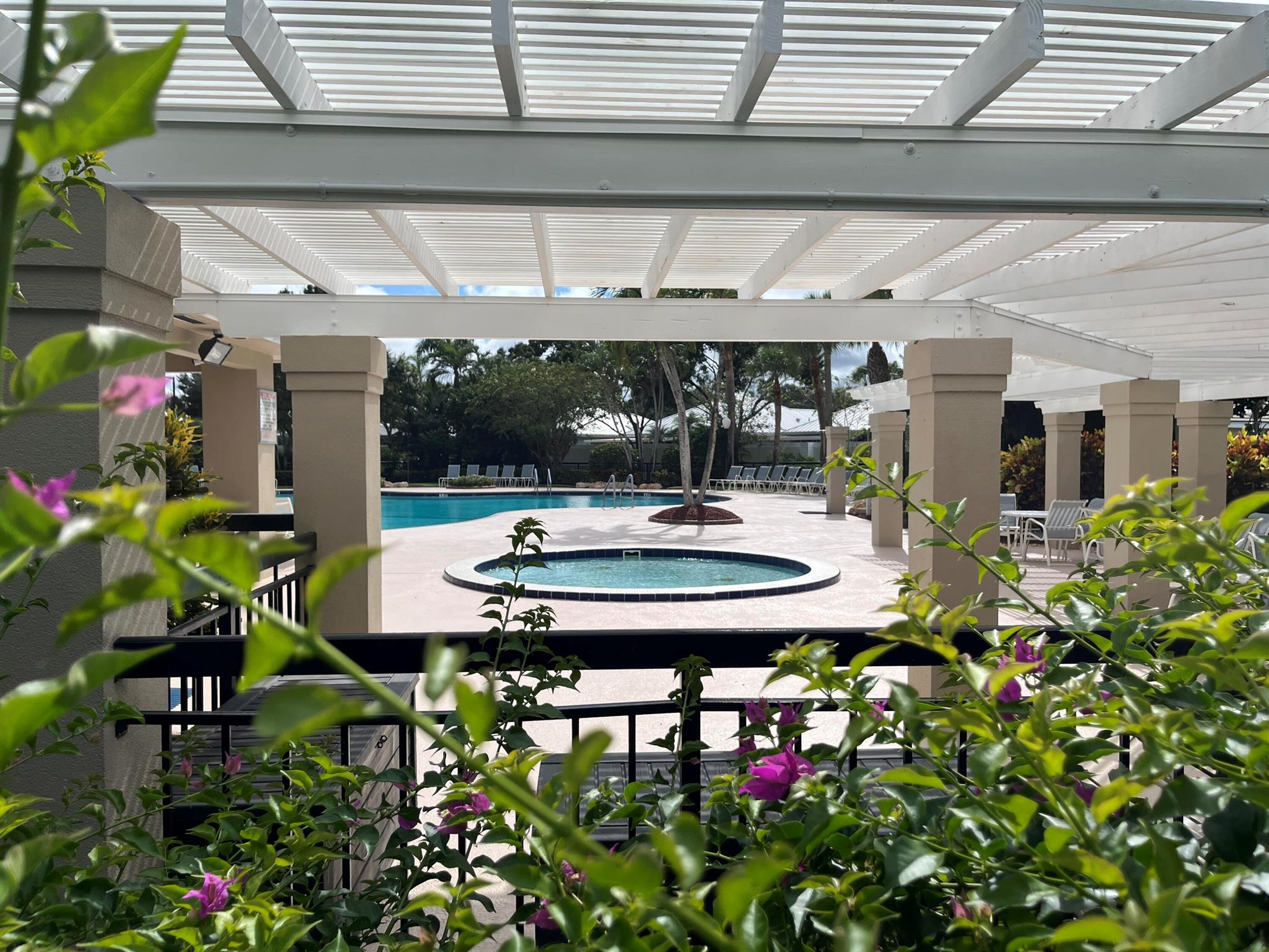 THE MEADOWS AT MARTIN DOW - Residential Lease