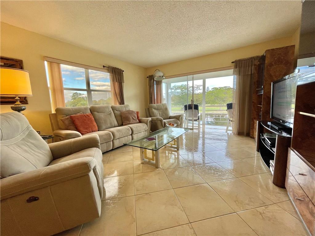 LAS VISTAS - Residential