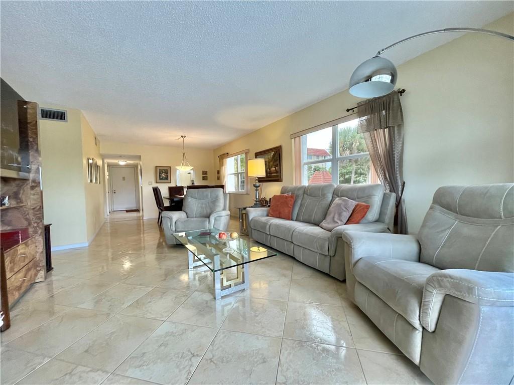 LAS VISTAS - Residential