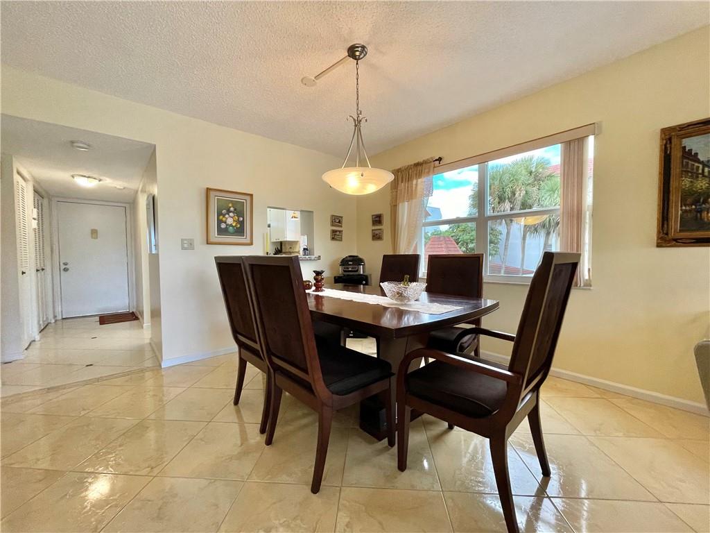 LAS VISTAS - Residential