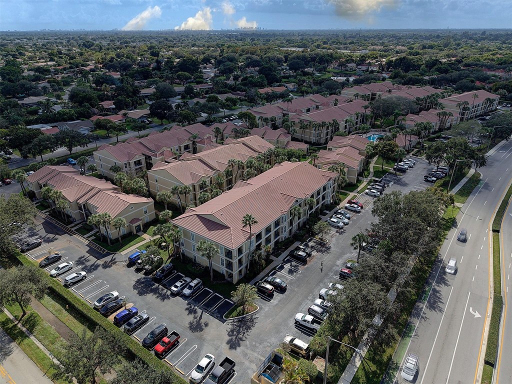 SAVANNAH AT RIVERSIDE - Residential