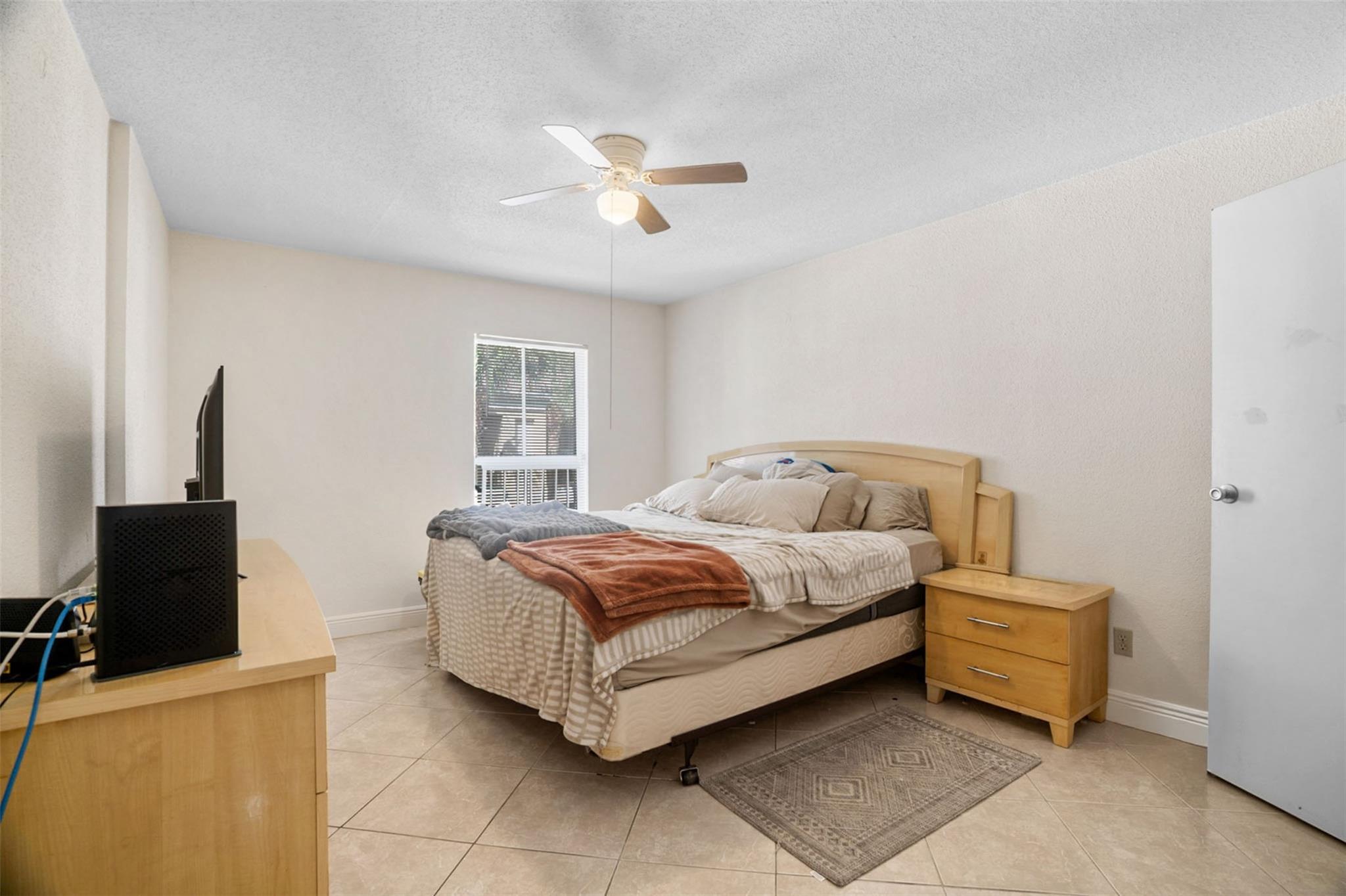 SAVANNAH AT RIVERSIDE - Residential