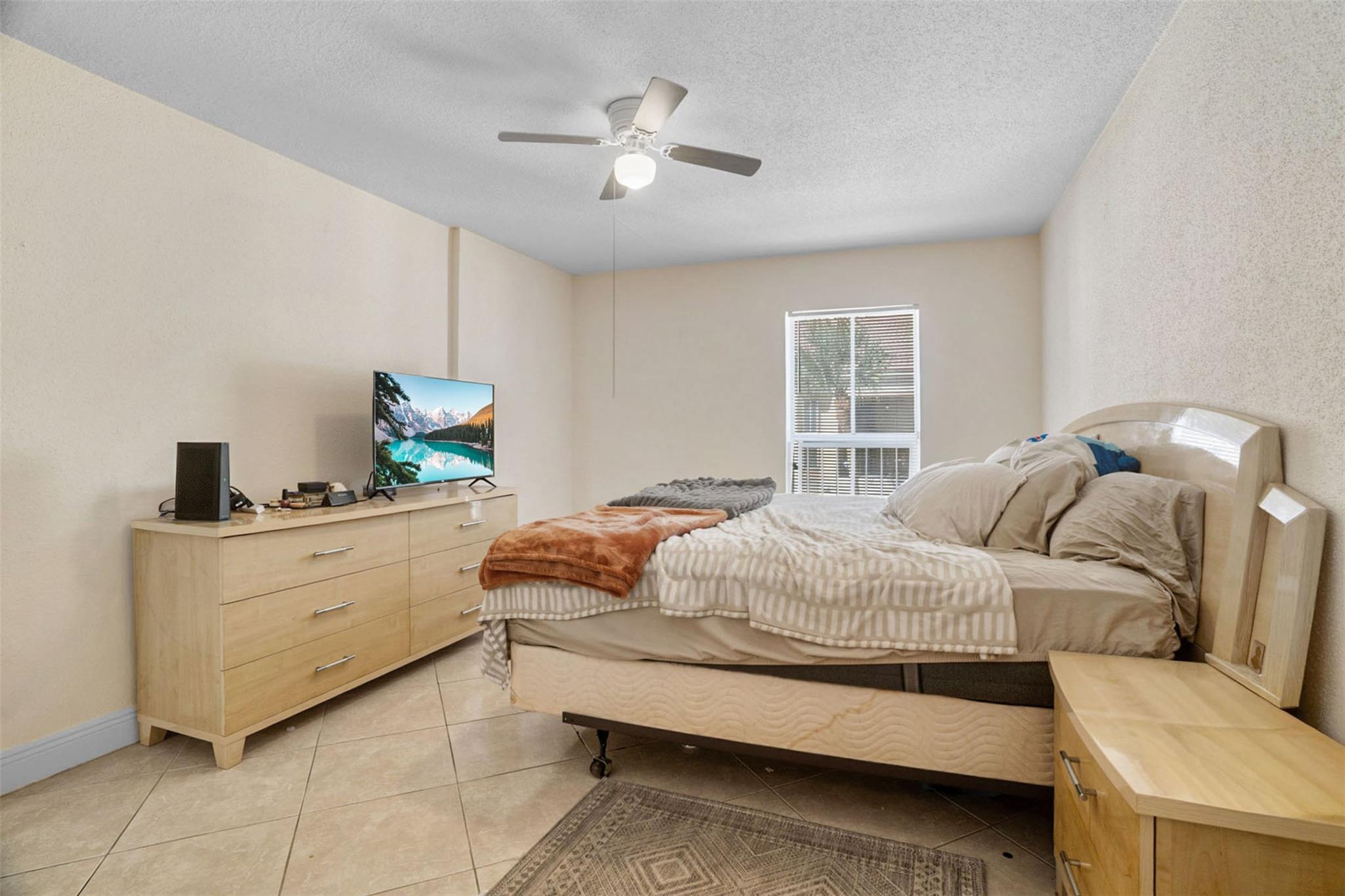 SAVANNAH AT RIVERSIDE - Residential