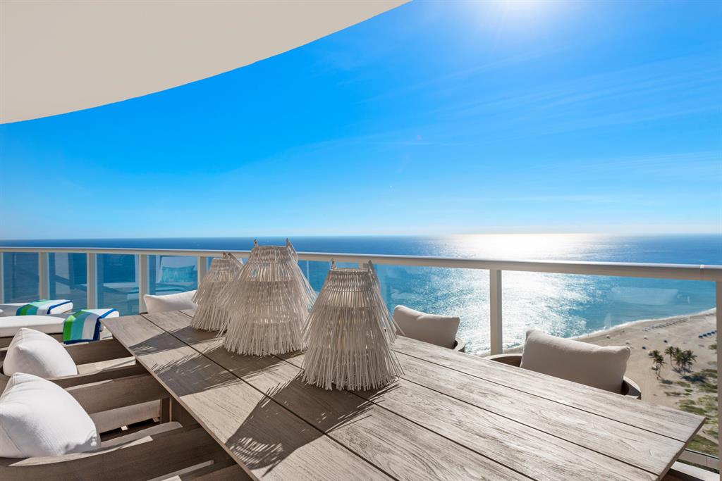 Ritz Carlton Residences B - Residential