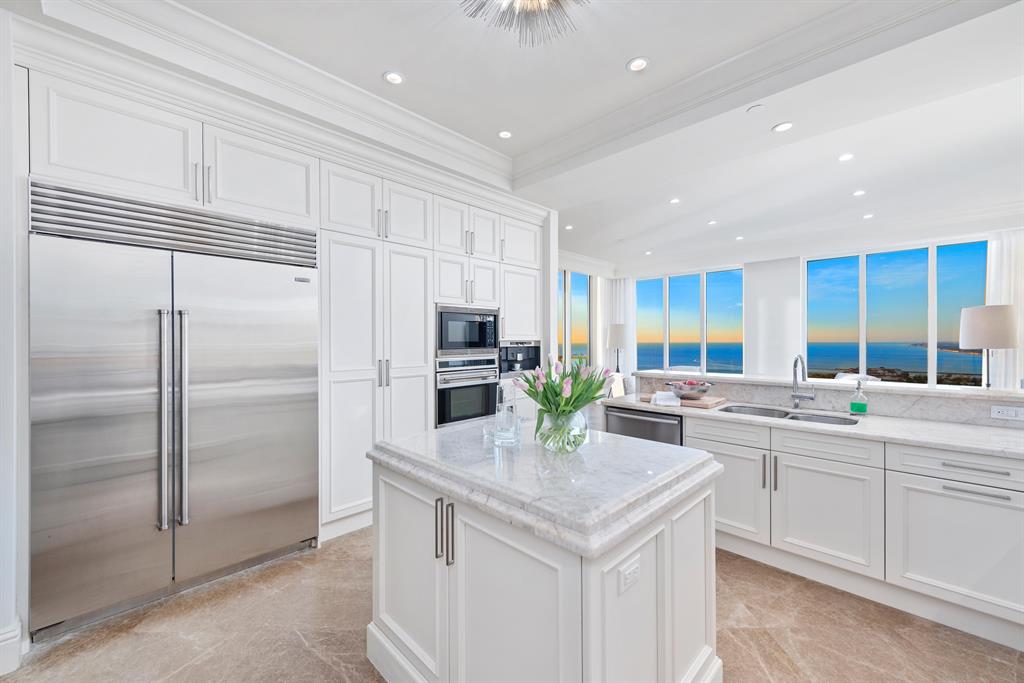 Ritz Carlton Residences B - Residential