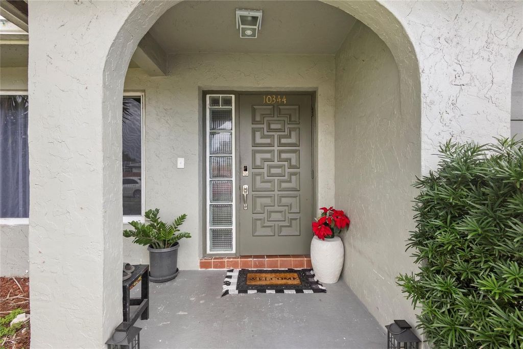 Photo of 10344 Dorchester Drive, Boca Raton, FL 33428 (MLS # F10545702)