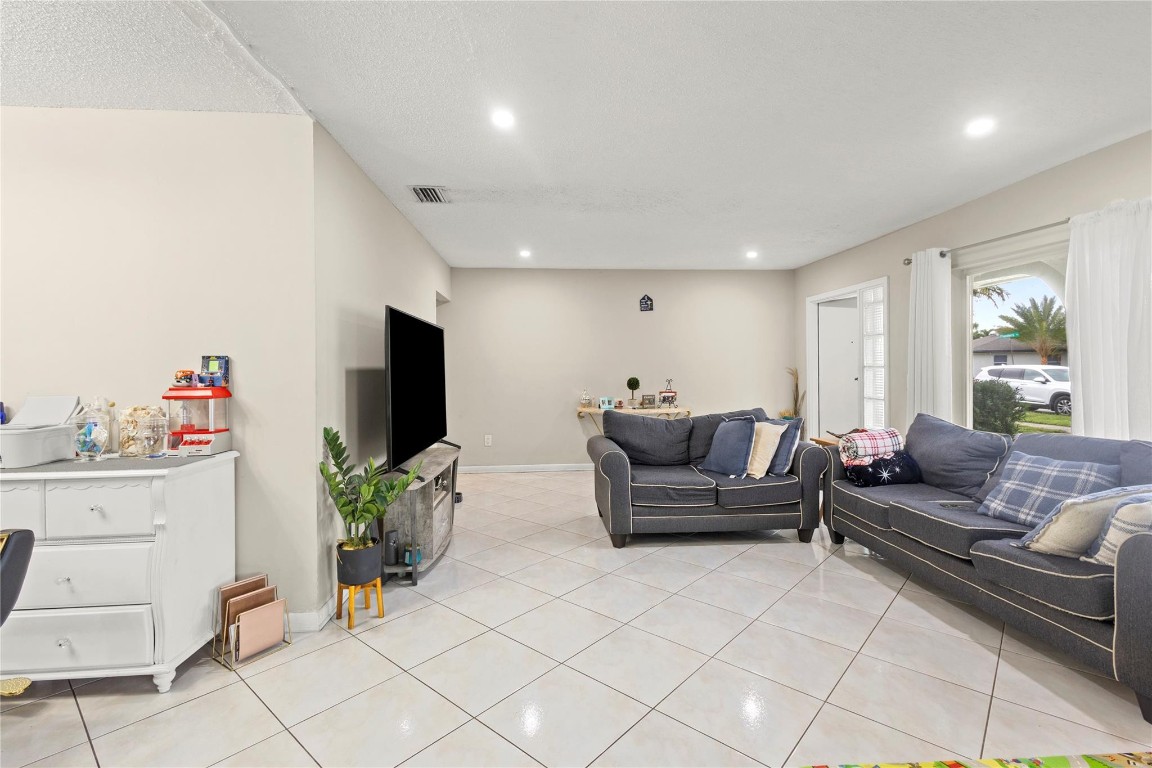 10344 Dorchester Drive