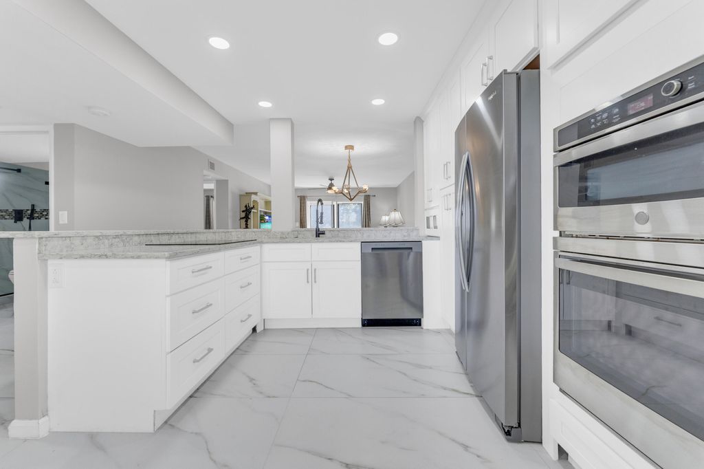 Photo of 7192 Huntington Lane #307, Delray Beach, FL 33446 (MLS # B26036519)