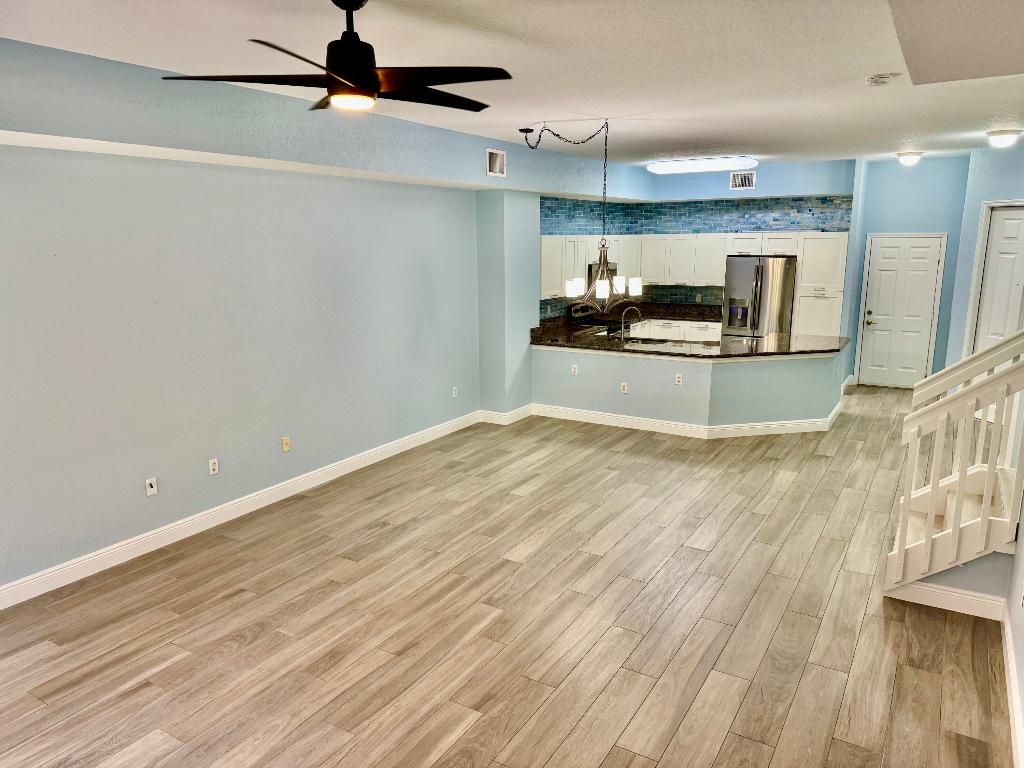 VILABELLA CENTRAL PARK CONDO - Residential