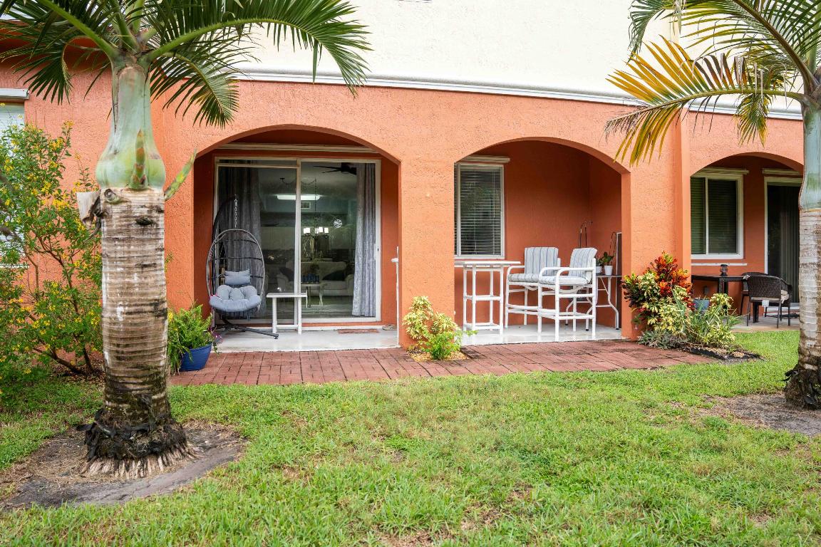 VILABELLA CENTRAL PARK CONDO - Residential