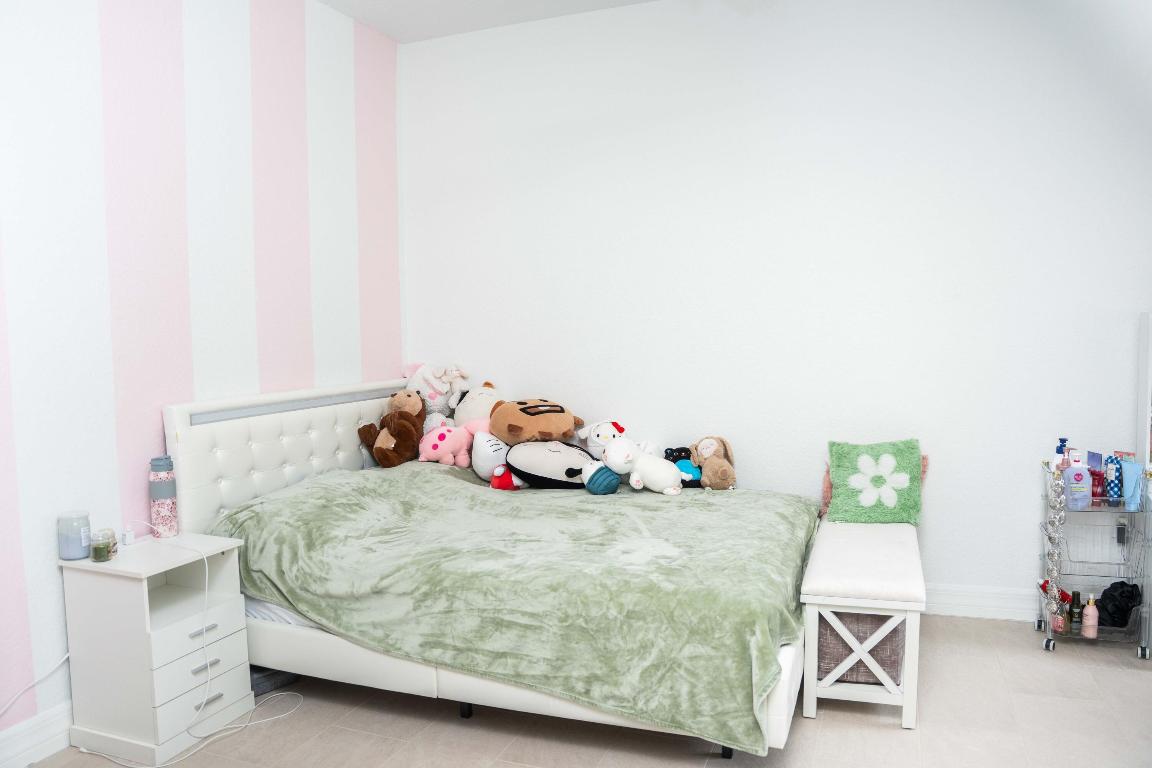 VILABELLA CENTRAL PARK CONDO - Residential