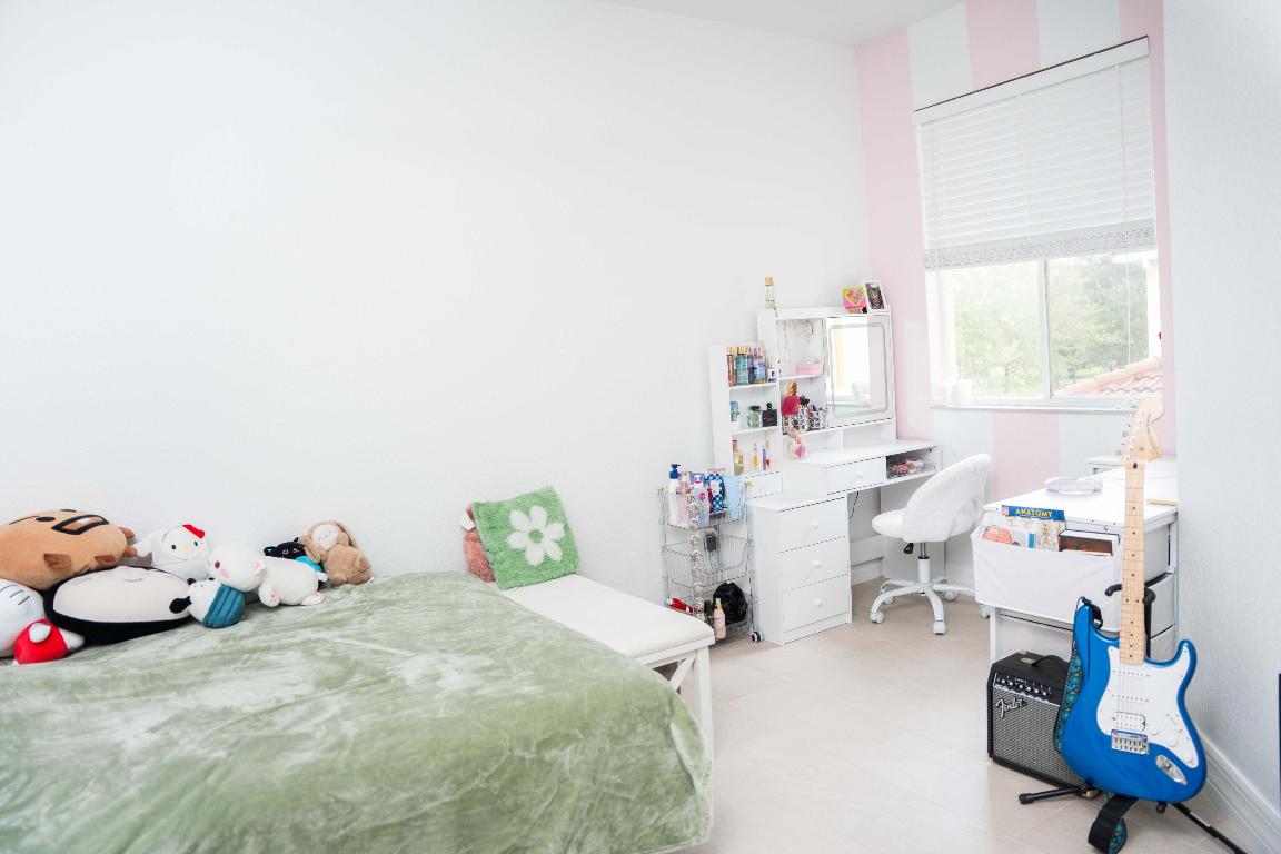 VILABELLA CENTRAL PARK CONDO - Residential