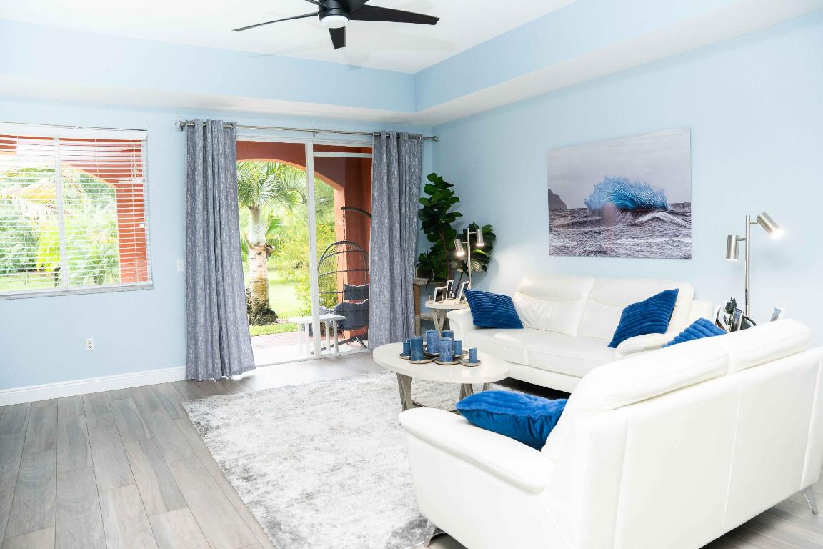 VILABELLA CENTRAL PARK CONDO - Residential