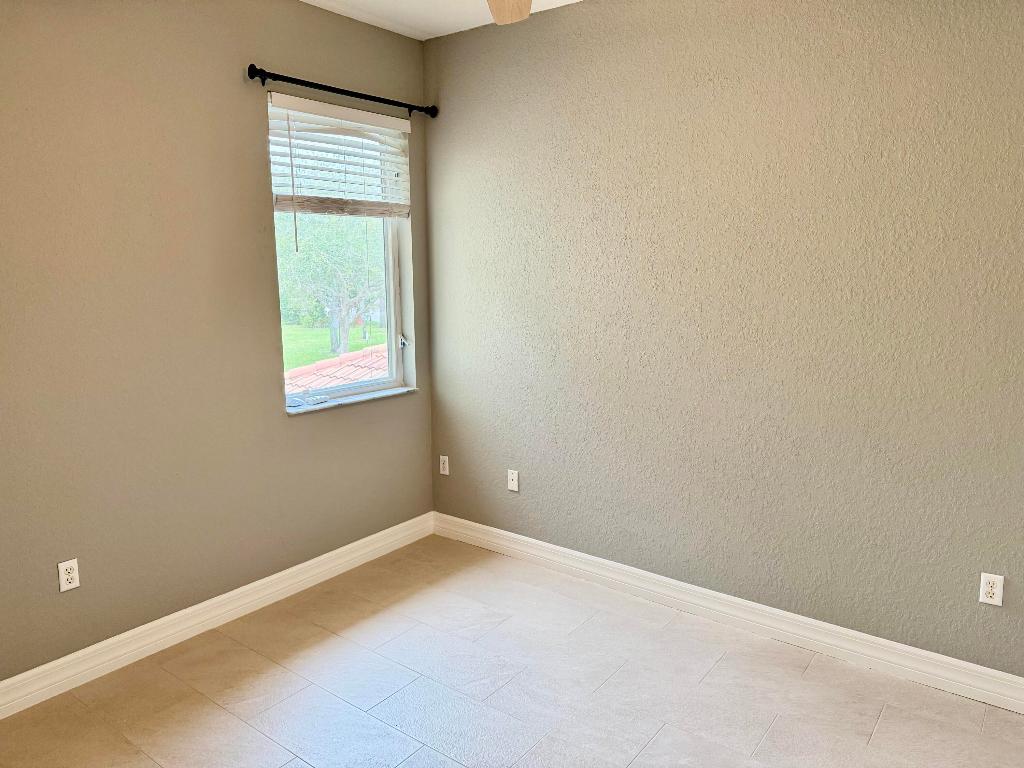 VILABELLA CENTRAL PARK CONDO - Residential