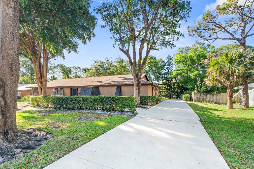 Photo of 342 SW Saint Lucie Street, Stuart, FL 34997 (MLS # F10441601)
