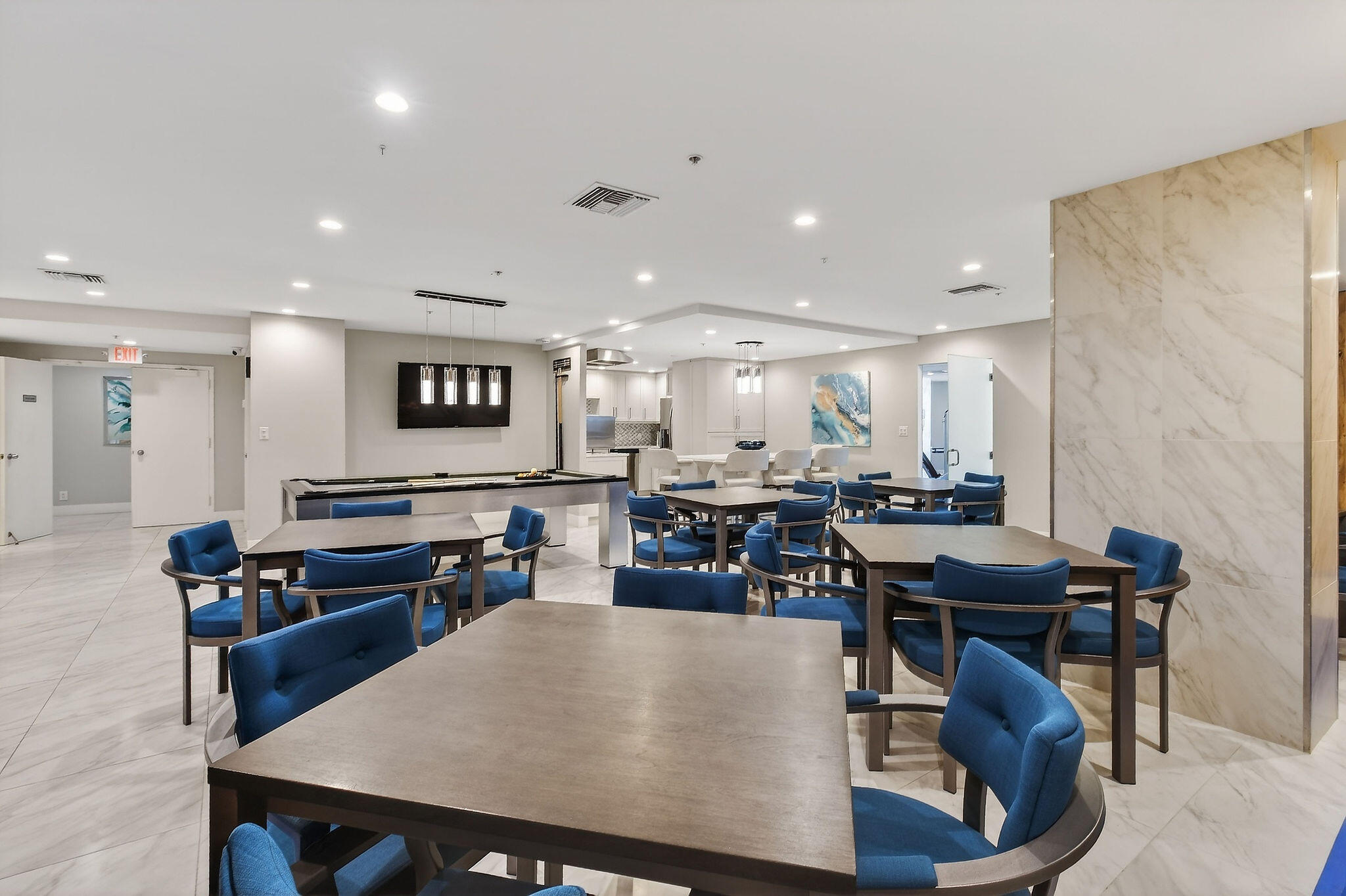 REACHES CONDO - Residential