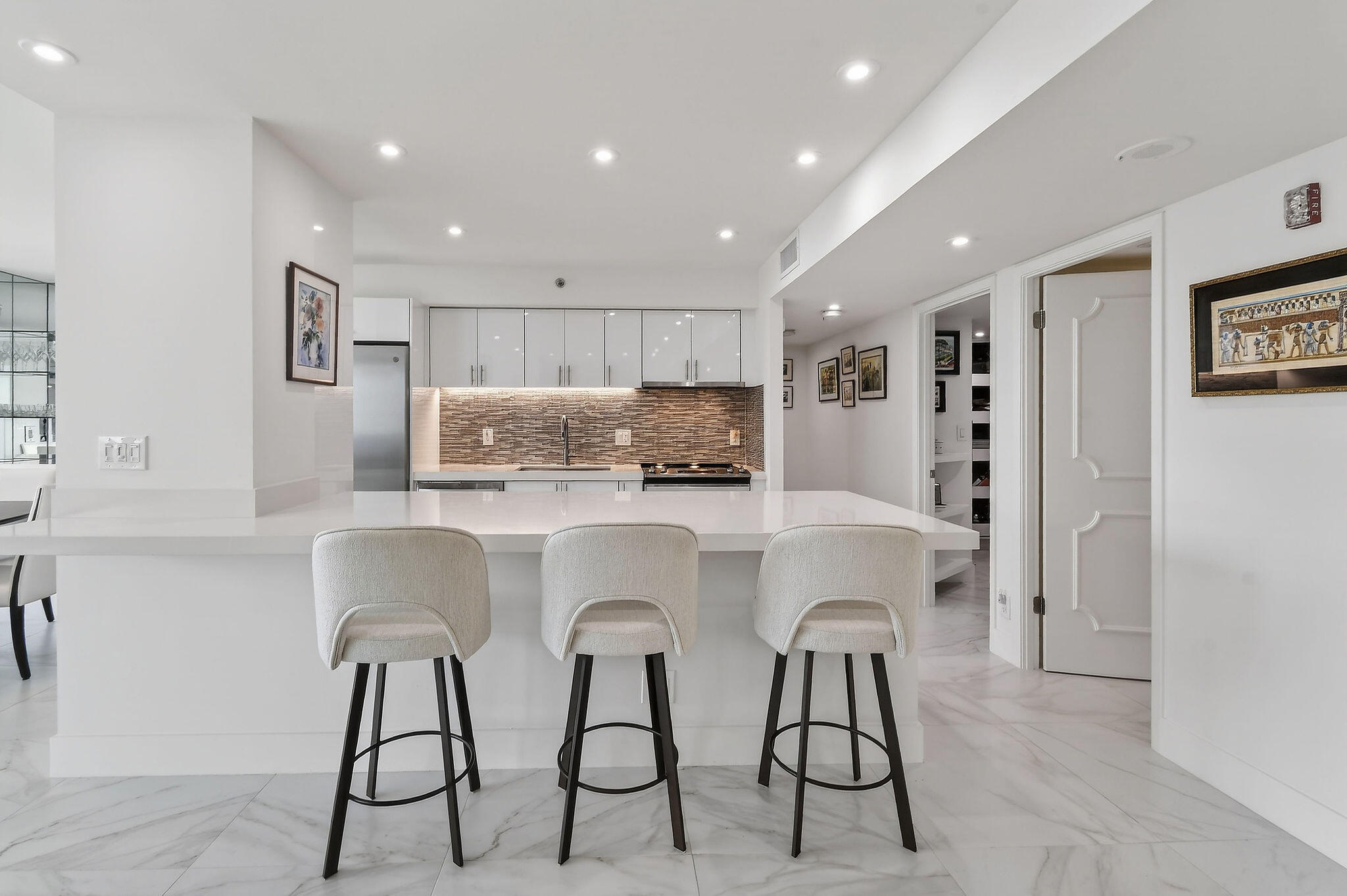 REACHES CONDO - Residential