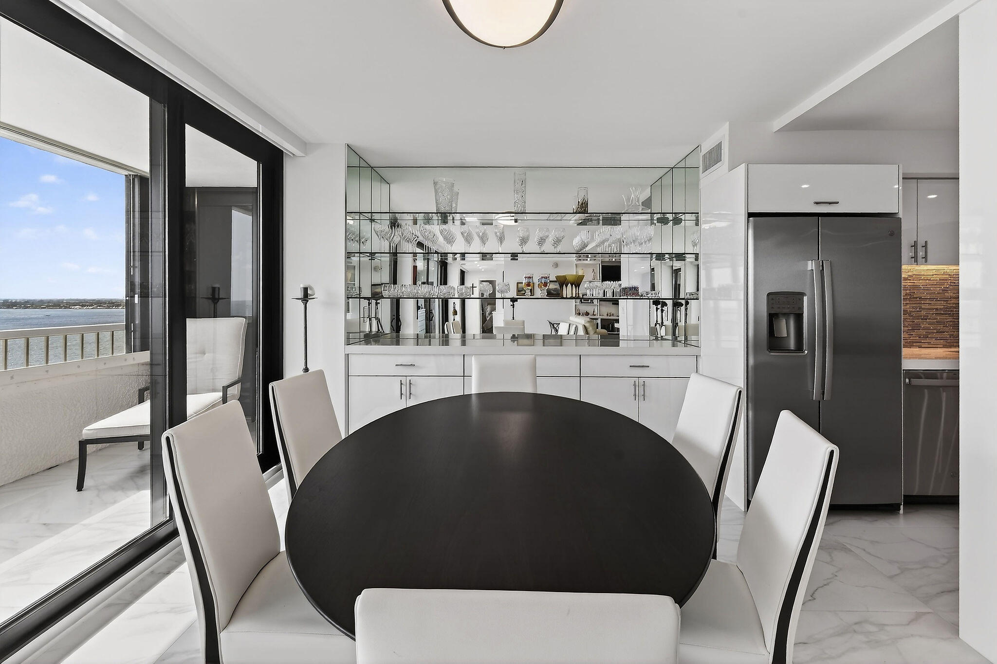 REACHES CONDO - Residential