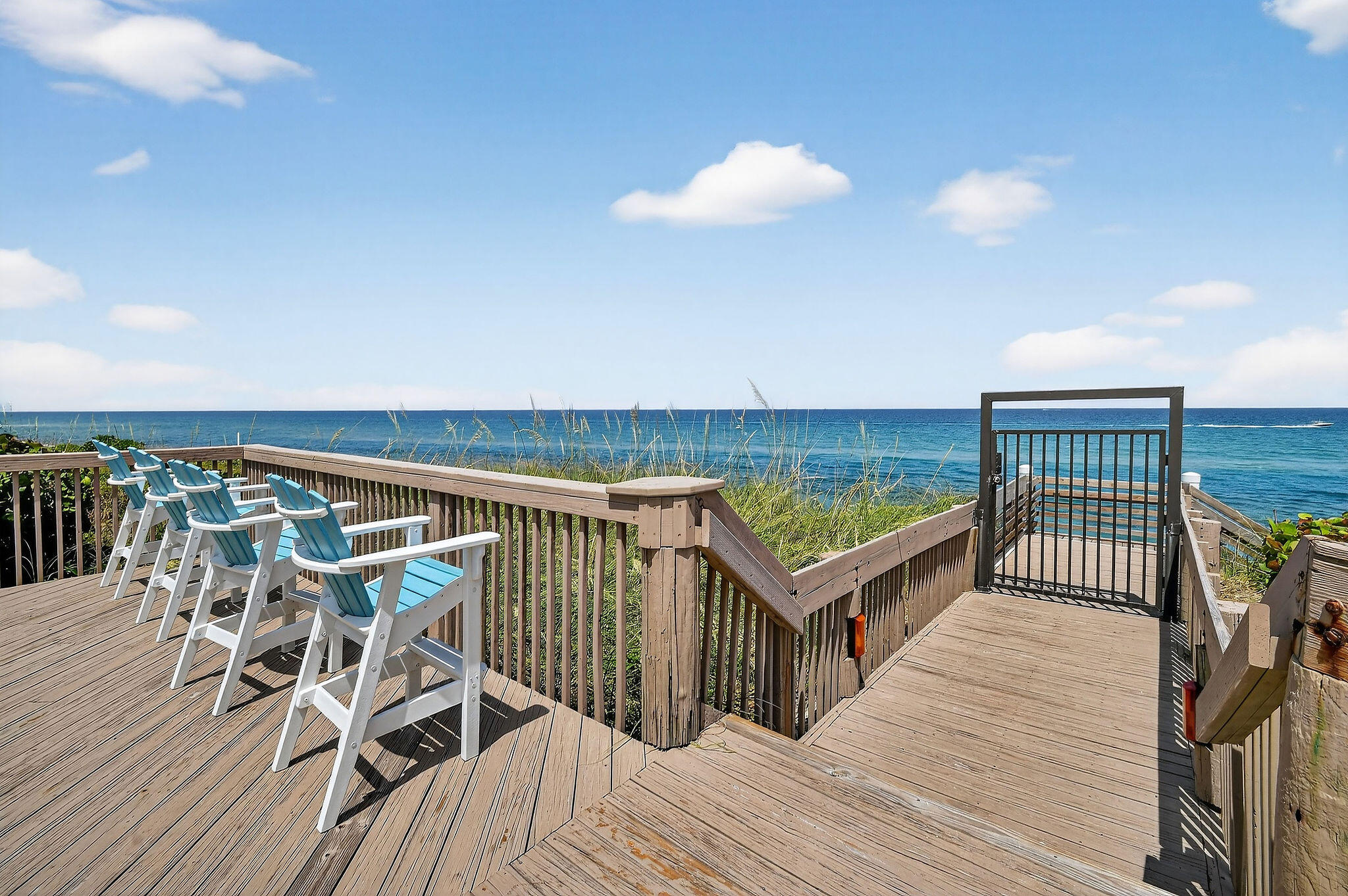 REACHES CONDO - Residential