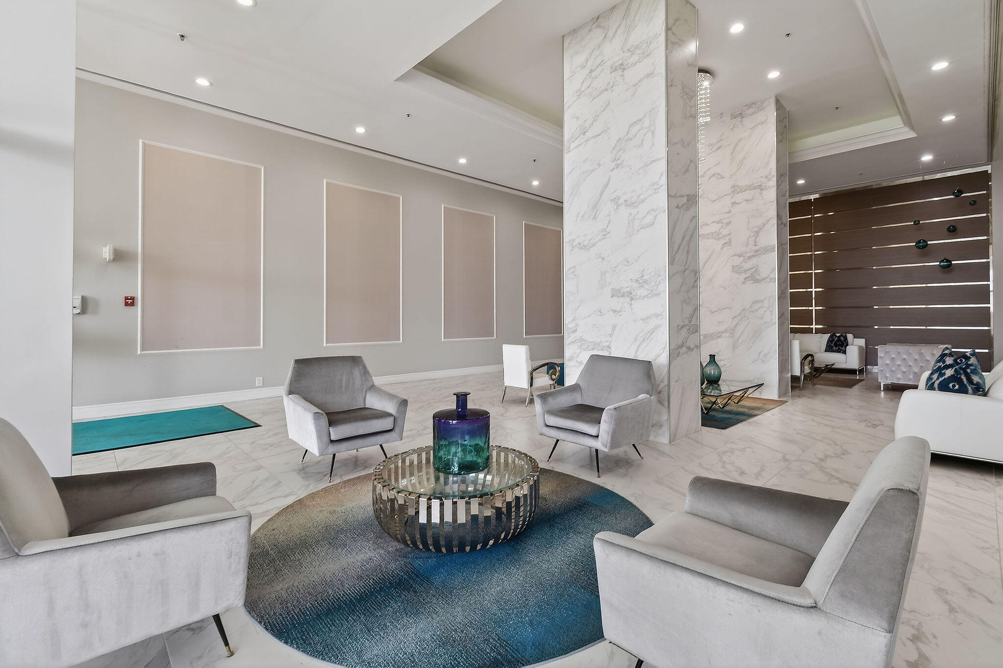 REACHES CONDO - Residential